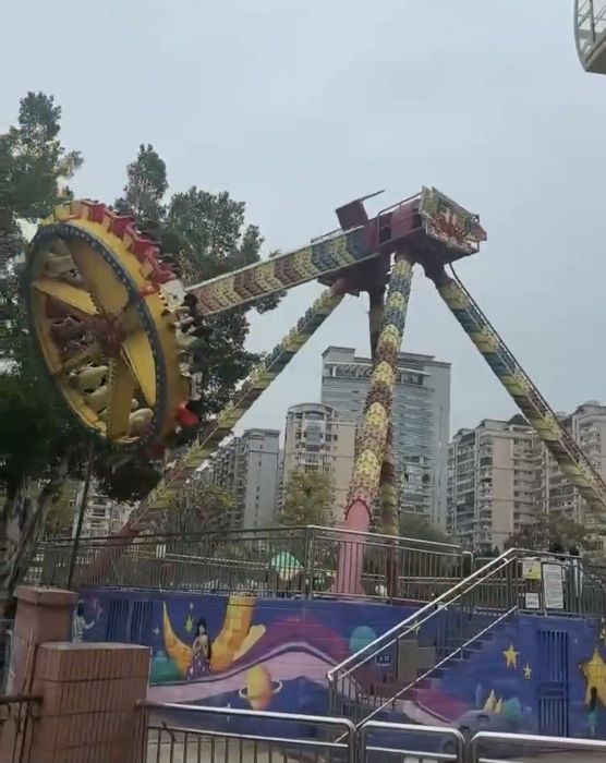 Барса турдаги аттракционлар бор