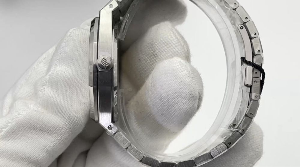 Audemars Piguet ROYAL OAK, Ref. 15500ST.OO.1220ST.01.