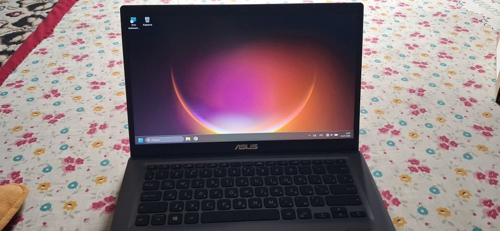 Офисный ноутбук asus