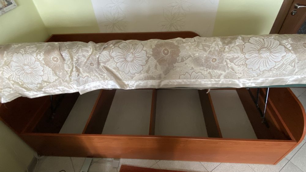 Легло единично с повдигащ механизъм