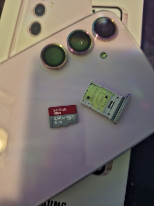 Samsung A55 5G  doua bucăți +card