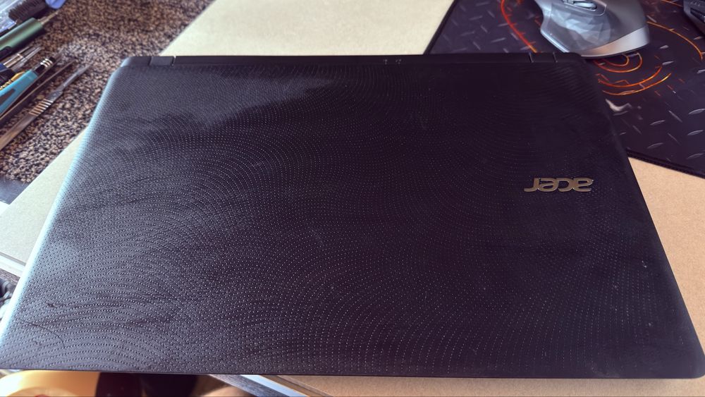 Se vinde Acer Aspire Es1 procesor Amd A8
