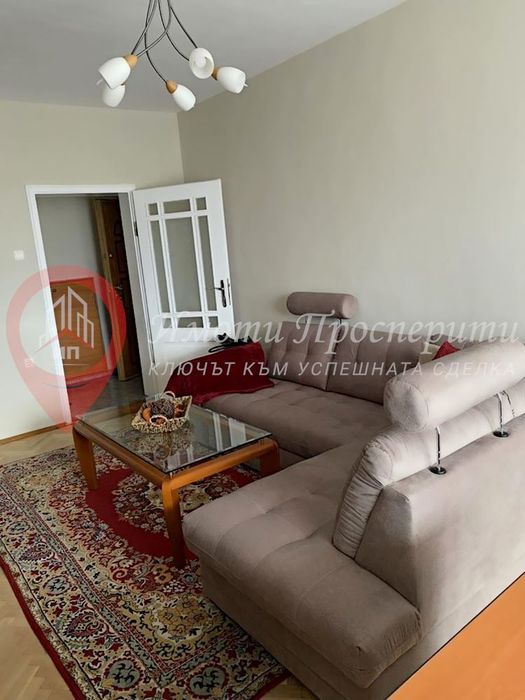 3-стаен в София-Иван Вазов площ 90 цена 1000