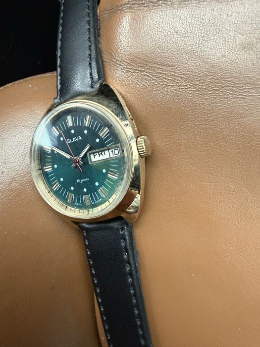 Съветски ретро позлатен часовник Слава Slava