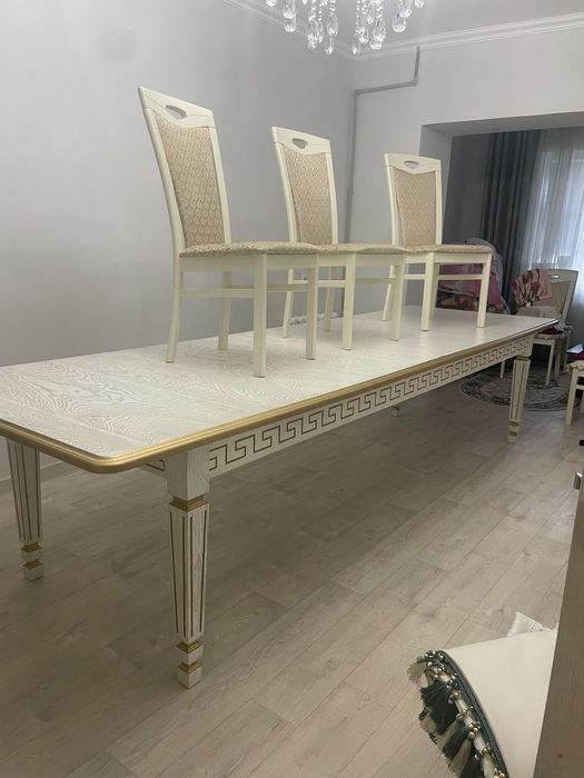 Стол сатылады гостевой