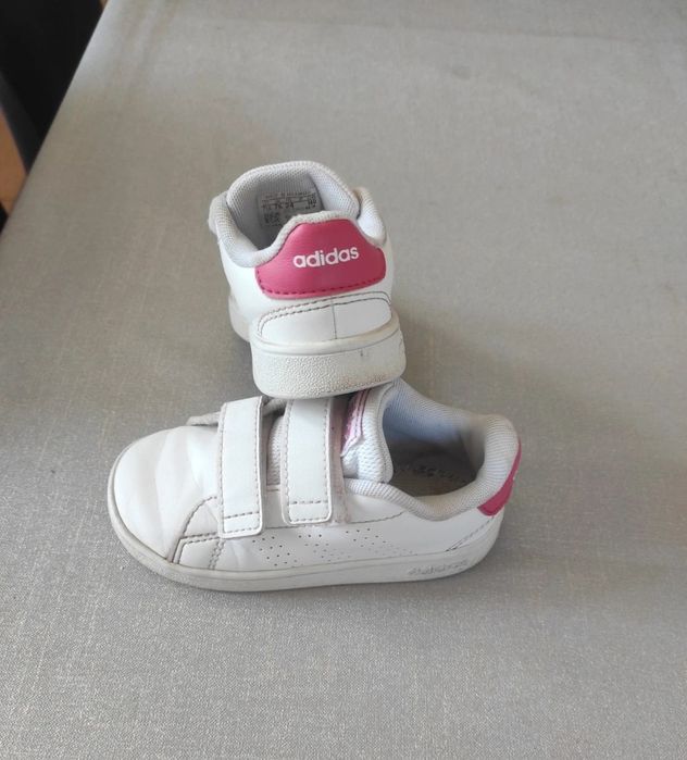 Adidasi marime 24