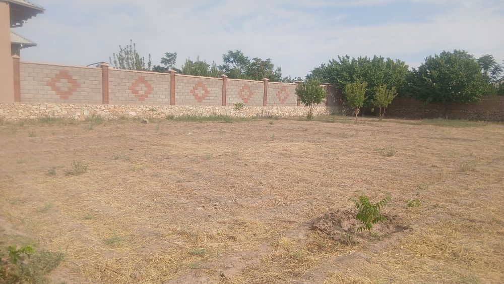 Yer uchastka sotiladi