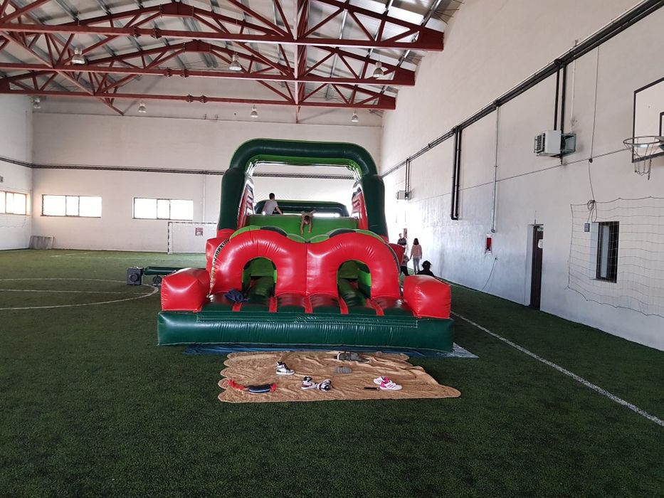 Tobogan-Saltea gonflabila cu obstacole