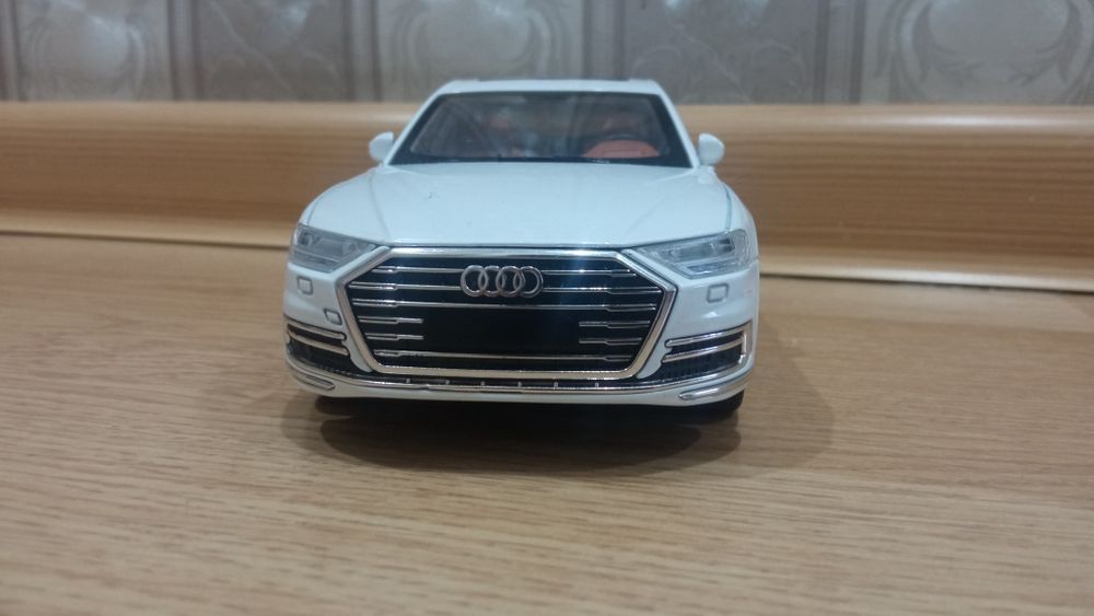 Продам машинку Ауди как настоящия
