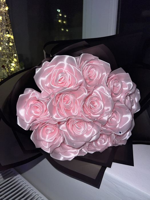 Buchet trandafiri de satin