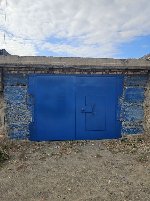 Продам гараж мкр Горка Дружбы
