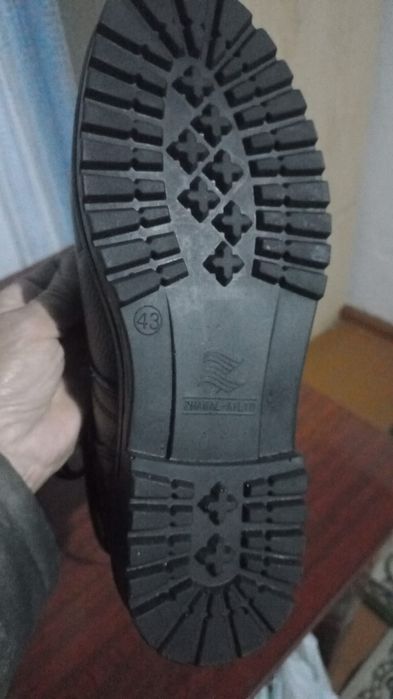 Ботинки на высоком берце