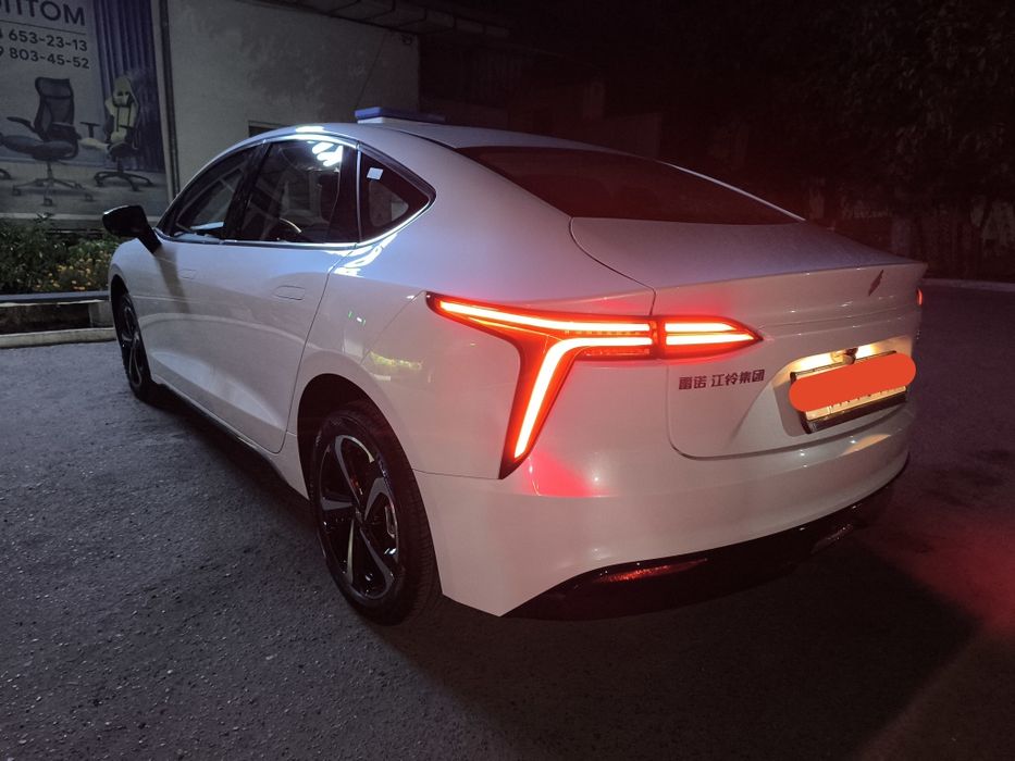 Продаю Новый Renault YI Электромобиль!