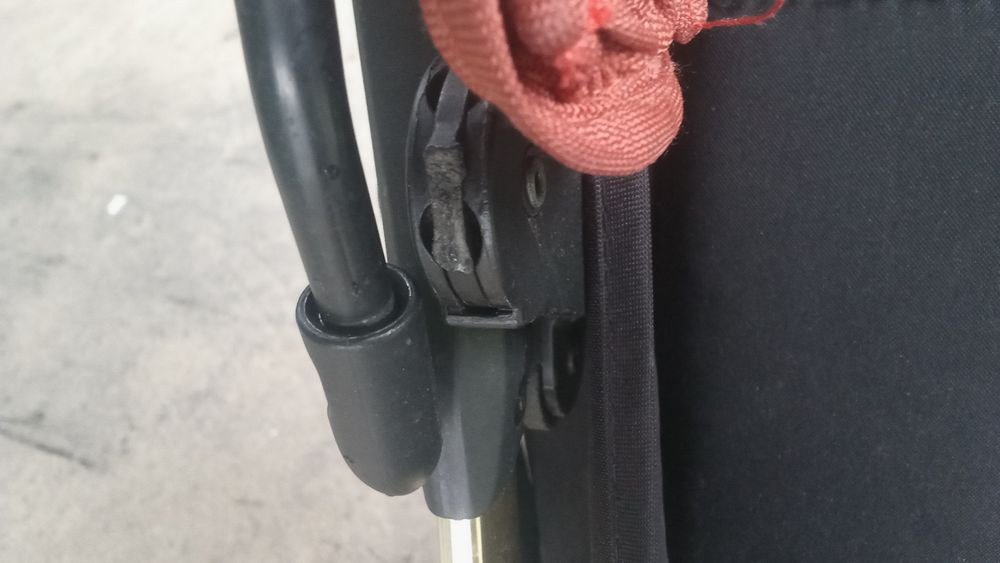 Продается подержанная детская коляска. Срочная продажа.