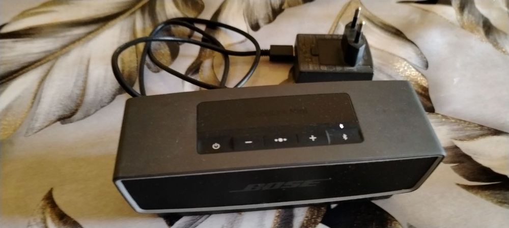 Продаётся портативная блютуз колонка Bose soundlink mini 2
