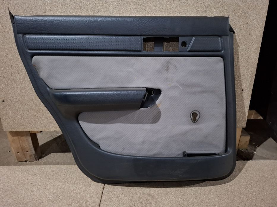 Обшивки дверей Ауди 100 С4