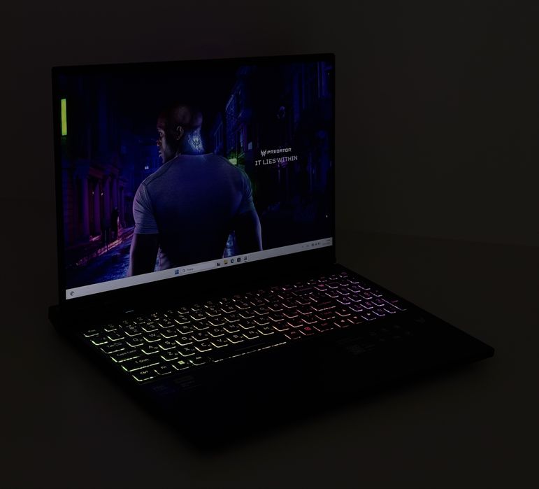 Acer PREDATOR | Intel Ultra 9 275HX | RTX 5060 DDR5 16GB 1TB M.2 SSD