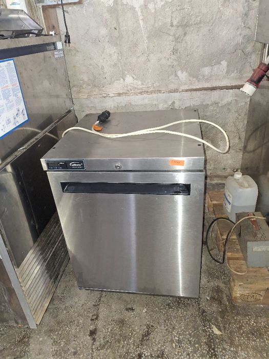 Хладилник професионален подплотов WILLIAMS