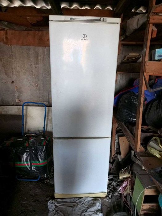 Холодильник Indesit б/у