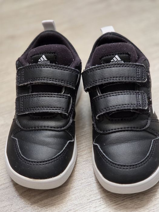 Маратонки adidas