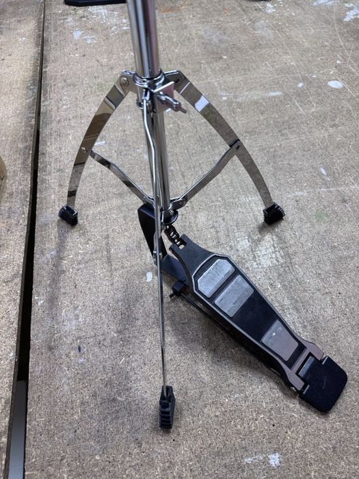 Продаются стойки под хай хэт