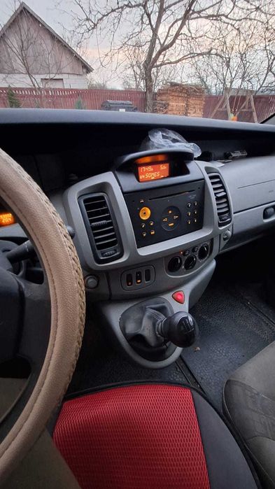 De vânzare Opel Vivaro 8+1, in stare de funcționare, acte la zi.