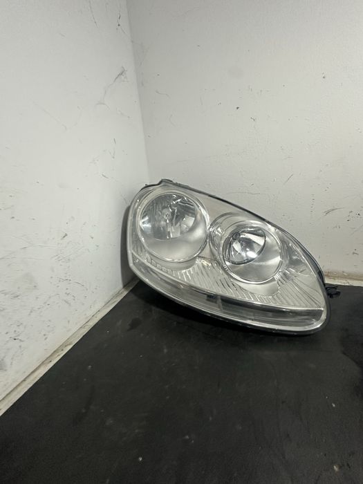 Far stanga far Volkswagen Vw Jetta Golf 5