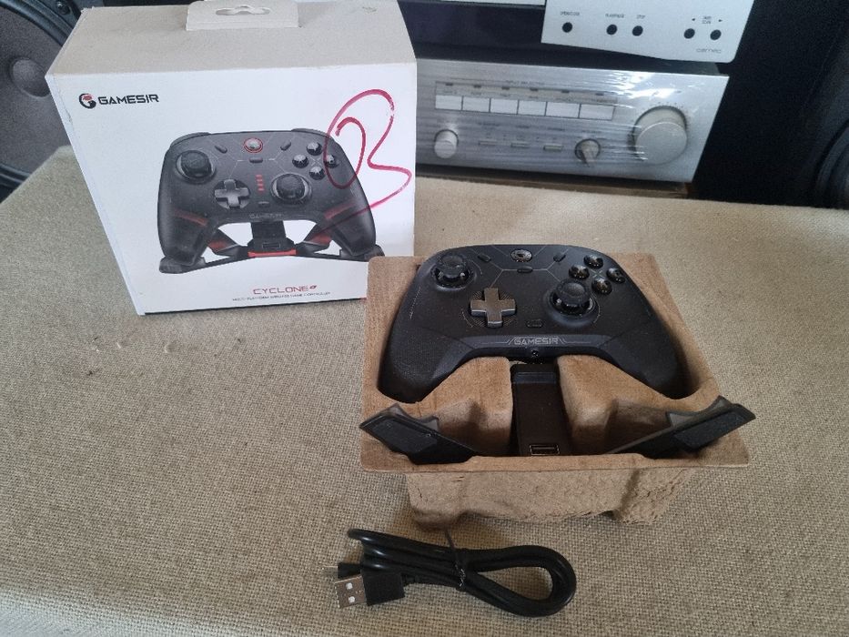 Wireless Game Controller Gamesir CYCLONE. Nou.