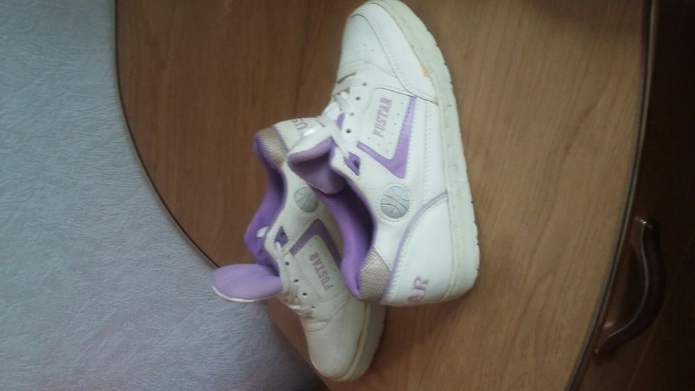 Продам кроссовки 35 размер