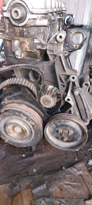 Продам двигатель на запчасти