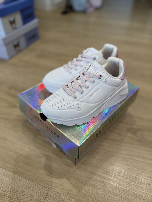 Adidasi skechers fete, marimea 32