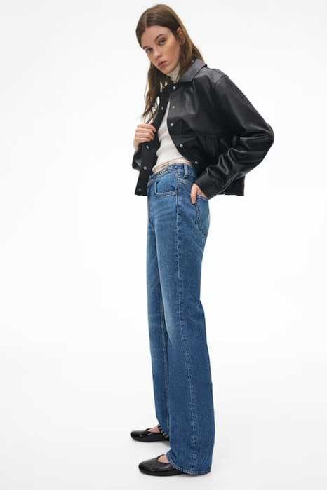 Джинсы женские H&M с цепочками на поясе