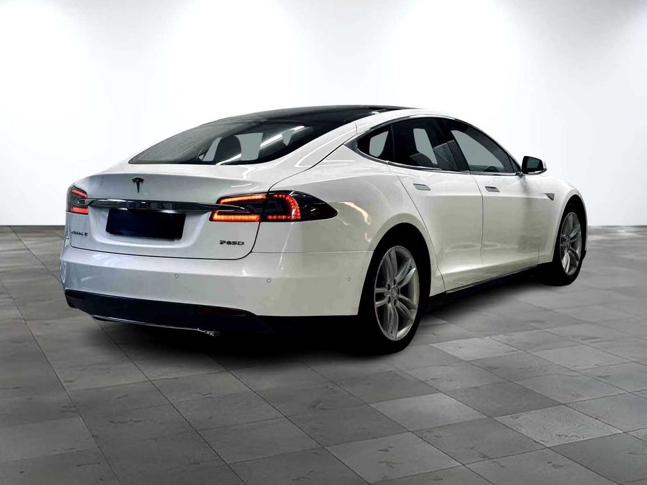 Tesla Model S 2016