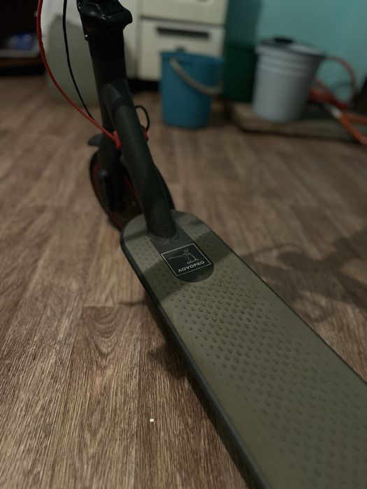 продам электросамокат Aovopro es80