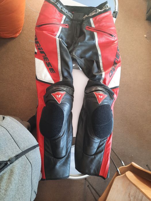 Costum moto dainesesi casca