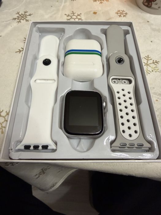 Смарт часовник и слушалки