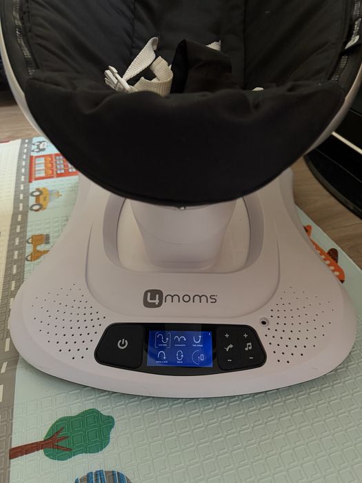 Mamaroo - 4 Moms