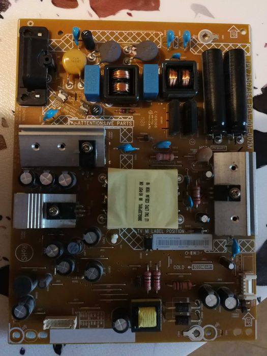 Продавам резервни части от телевизор Philips 32PFS6402/12