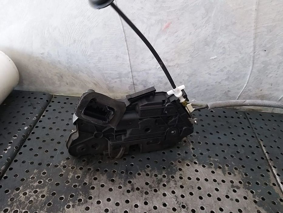 Broasca usa stanga fata vw polo 6r 5k1837015b