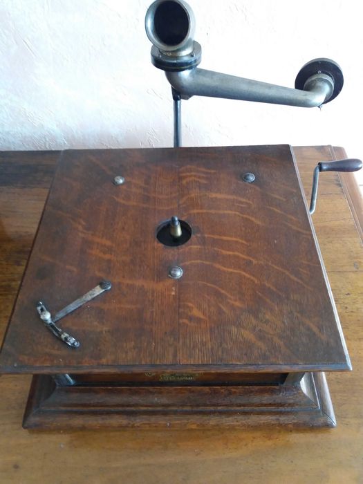 Грамофон с фуния Columbia ок. 1910 г.