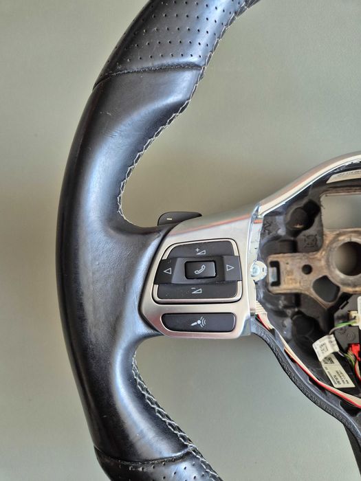 VW скосен волан GTD с DSG пера, с еърбег – Golf 5/6, Passat B6/B7, Caddy, Touran, Jetta, Tiguan