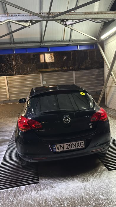Vând Opel Astra J 1.7 CDTI
