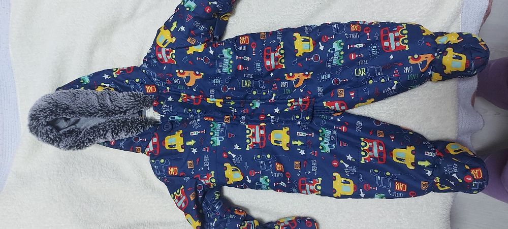 Зимний костюм от фирмы George размер 3-6 месяцев ,62-68 см