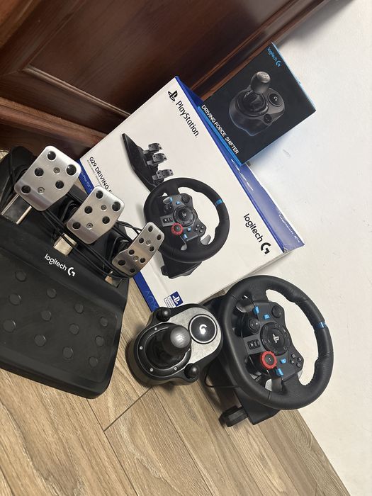 Volan loghitech g29 + ps4 si jocuri