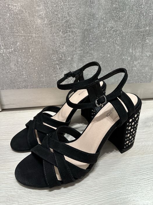 Босоножки очень красивые