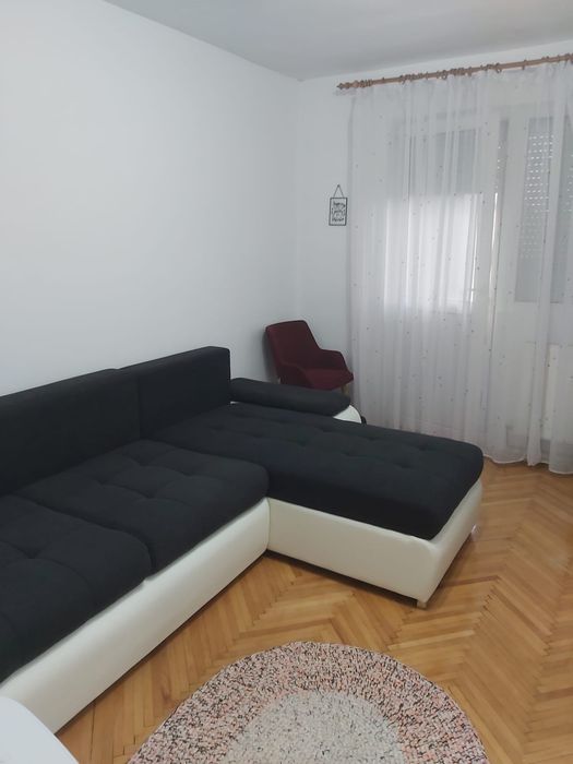Dau in chirie apartament cu 3 camere Reghin