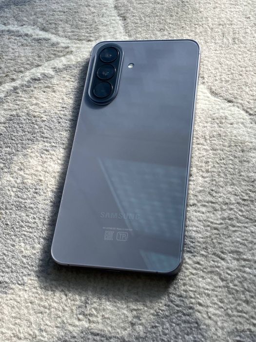 Samsung a57 5g .