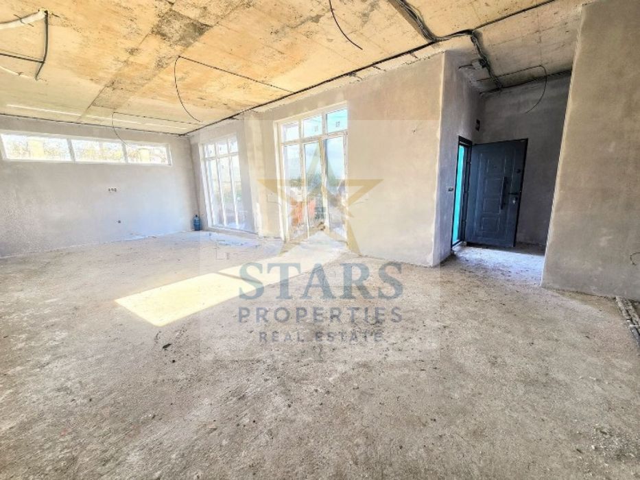 Продажба Къща гр. Аксаково - с. Яребична 175m² и двор 580m²