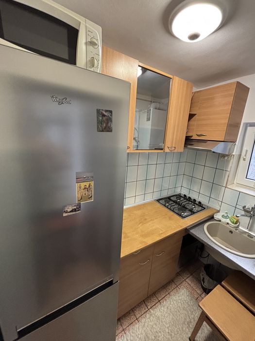 Inchiriez apartament 2 camere decomandat cu centrala proprie