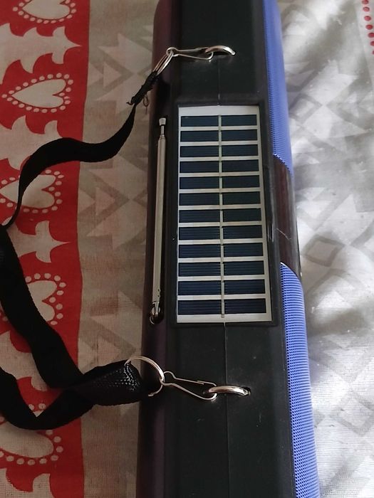 Radio, mp3 cu panou solar si bluetooth
